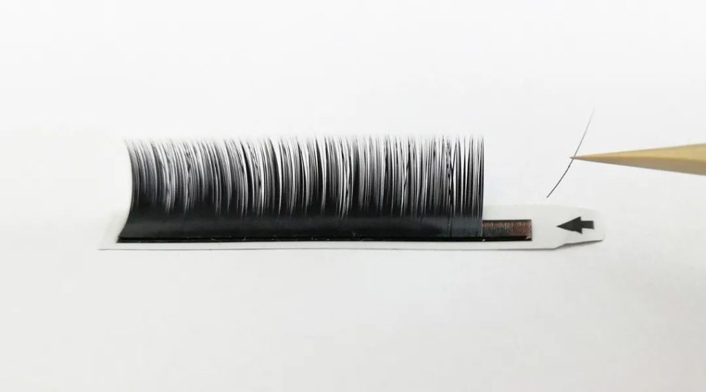 How to use eyelashes to connect head and tail eyes?This is what you need to do with your eyelashes!include 3D/4D/5D/6D eyelashes.